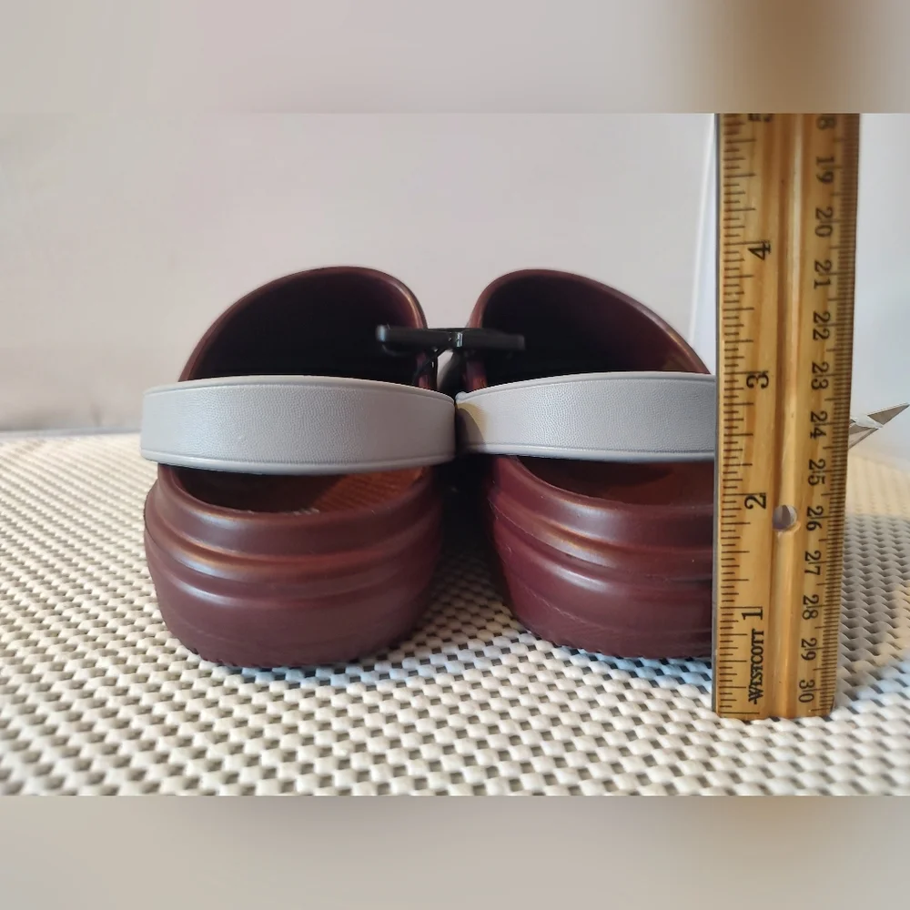 Hershey's Big Boy Size 6 Clog Sandal Brown NWT